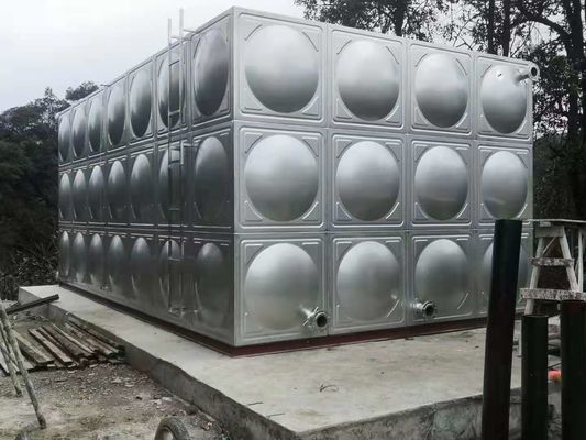 Tanques de agua aislados de acero inoxidable pulido 1.0MPa 0.6MPa para exteriores